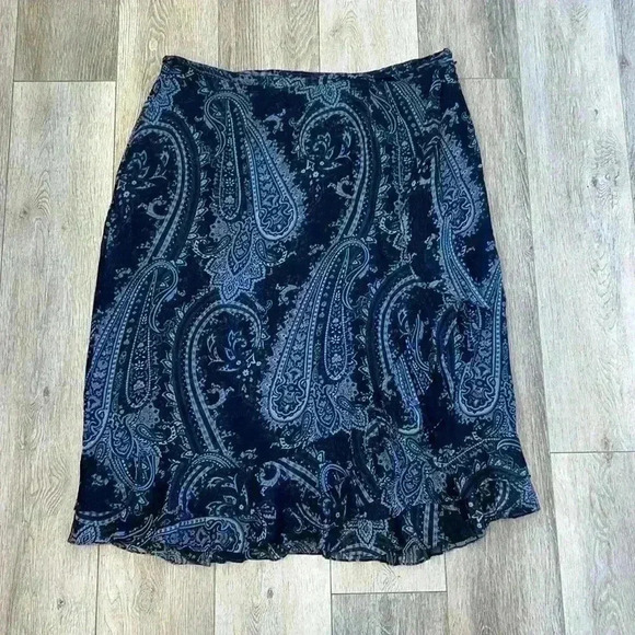 Avenue Dresses & Skirts - avenue skirt